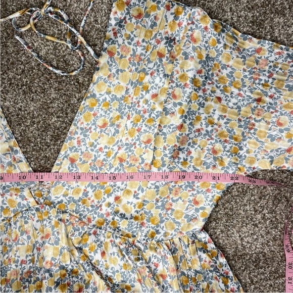 LULUโS ๐ผ๐ผ  Express Yourself White floral print satin babydoll dress - Picture 4 of 9